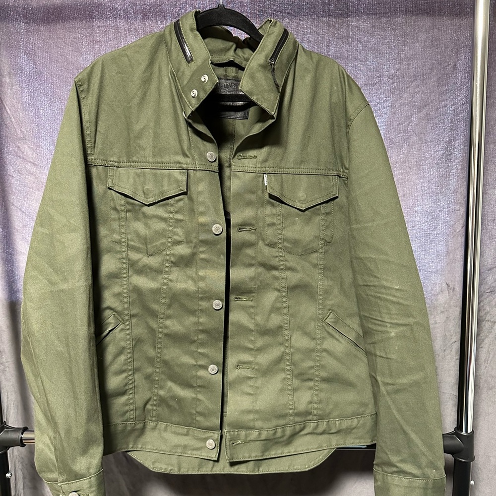 Men’s Levi’s Green Jacket with Hood in Collar